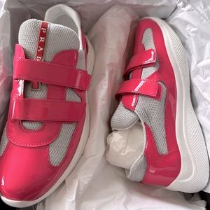 Brand NEW Prada sneakers in it’s original box.
